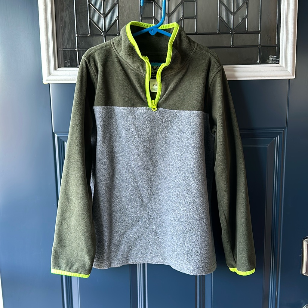 Oshkosh Pullover